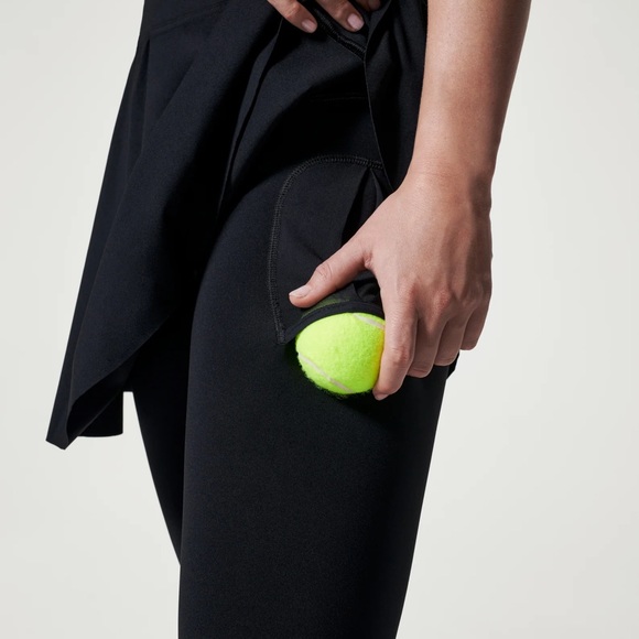 NWT SPANX Booty Boost® Active Skirt Around Knee Leggings In Black, S - Picture 8 of 10